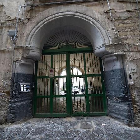 Home Nonna Sabina - Centro Storico Napoli エクステリア 写真